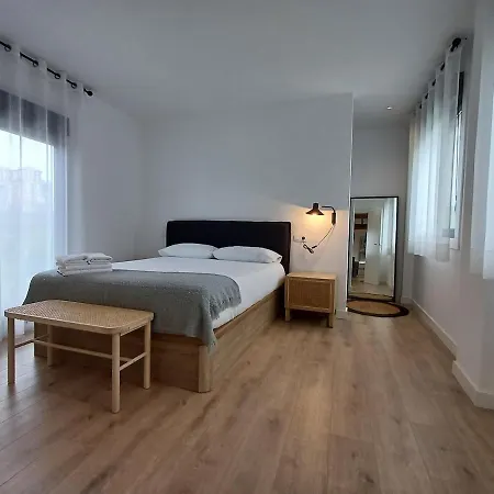 Casa Marquesa M1 - Amplia Y Con Gran Patio Exterior 別荘 コマルカ・デ・オウレンセ