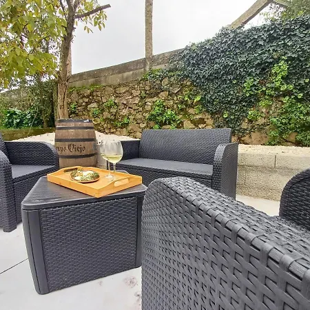 Сasa de vacaciones M1 Preciosa Casa Reformada Con Gran Patio Exterior Ourense