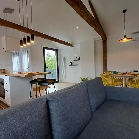 M1 Preciosa Casa Reformada Con Gran Patio Exterior Сasa de vacaciones