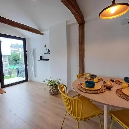 M1 Preciosa Casa Reformada Con Gran Patio Exterior Сasa de vacaciones